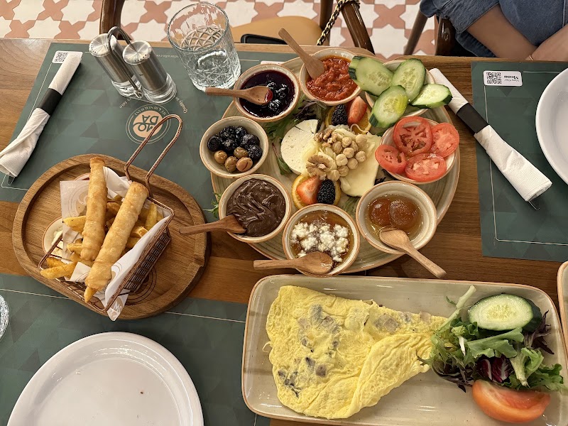 Moda Cafe & Restaurant - Moda Cafe & Restaurant, 14513 Lee Jackson Mem Hwy # J, Chantilly, VA 20151, USA