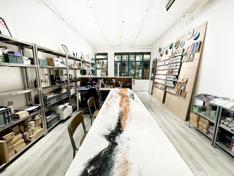 rcube store - rcube store S303, 3F, Block A, PMQ, 35 Aberdeen St, Central, Hong Kong