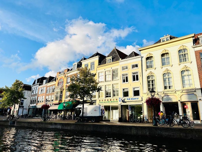 Leiden City Centre Canal View or Terrace View Apartments