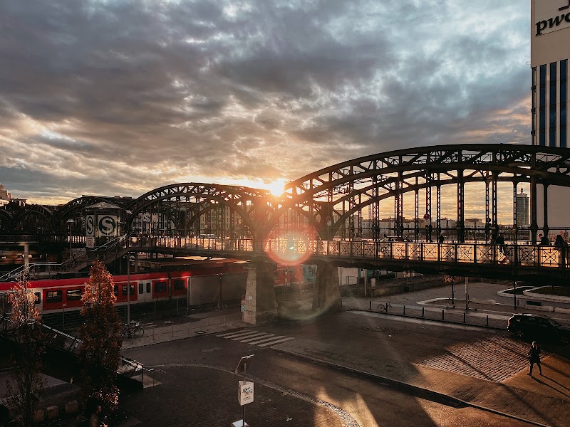 Hackerbrucke - Hackerbrucke, Arnulfstraße 21, 80335 München, Germany