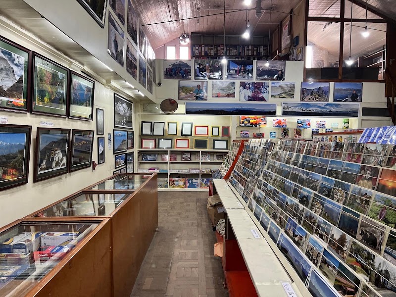 Das Studio - Das Studio 15, Nehru Rd, Chauk Bazaar, Darjeeling, West Bengal 734101, India