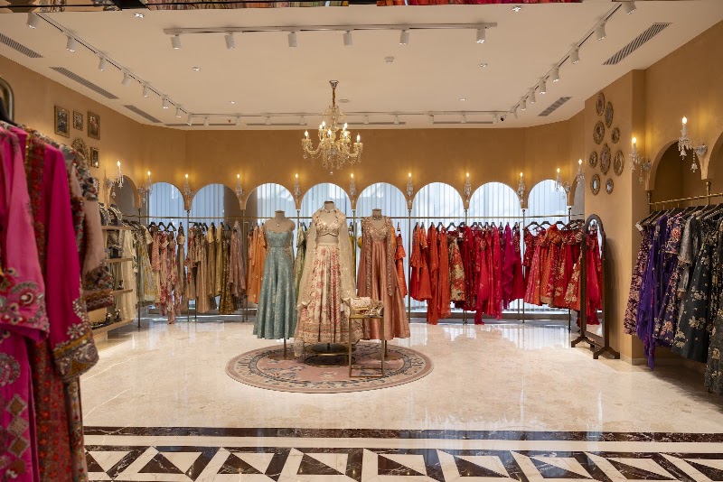 Pernia's Pop-up Studio, Linking Road, Santacruz West - Pernia's Pop-up Studio, Linking Road, Santacruz West, CTS No. G-136, Junction of Vallabhbhai Patel Road (Linking Road, and, JK Mehta Rd, Santacruz (West), Mumbai, Maharashtra 400054, India