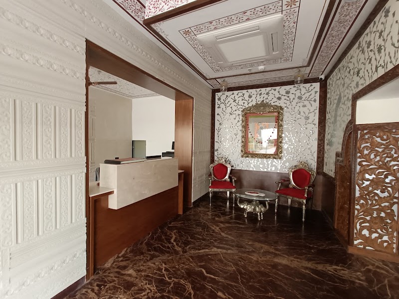 Trully hotel the amar mahal (Saheli Palace) - Trully hotel the amar mahal (Saheli Palace) HMWQ+HHR, Saheli Marg, Near HDFC Life, Panchwati, Udaipur, Rajasthan 313004, India