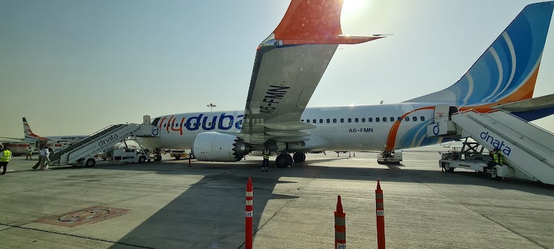 flydubai Travel Shop, Sharjah - flydubai Travel Shop, Sharjah Tower 400, Ground floor - Ibrahim Mohammed Al Medfa'a St - Al Soor - Hay Al Qasimiah - Sharjah - United Arab Emirates