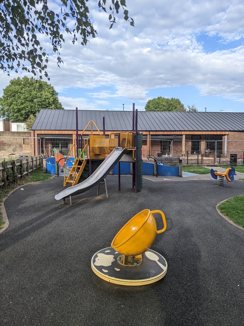 Boston Manor Park playground - Boston Manor Park playground Unnamed Road, Brentford TW8 9JU, UK