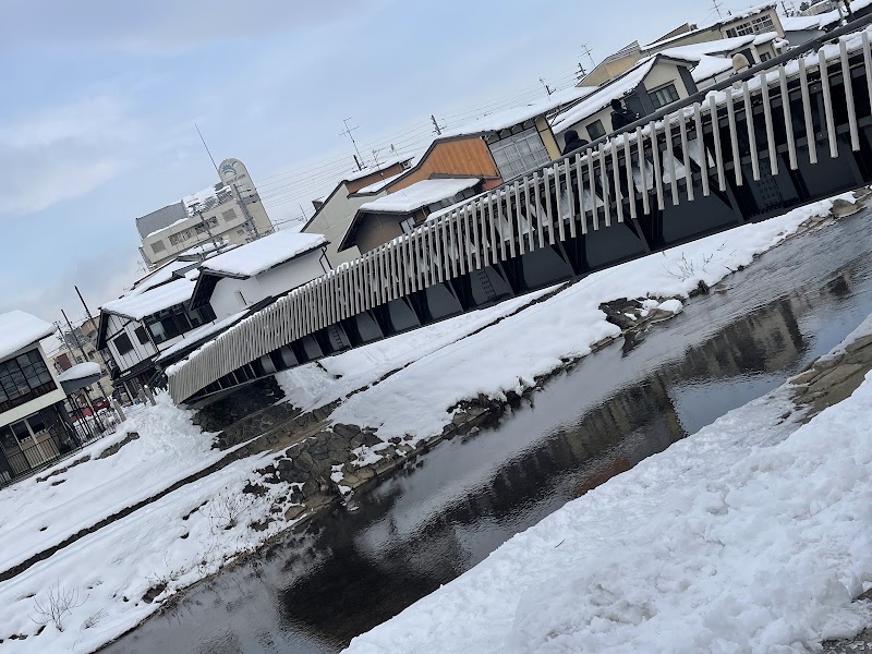 Miyagawa River - Miyagawa River, 1 Chome Oshinmachi, Takayama, Gifu 506-0851, Japan