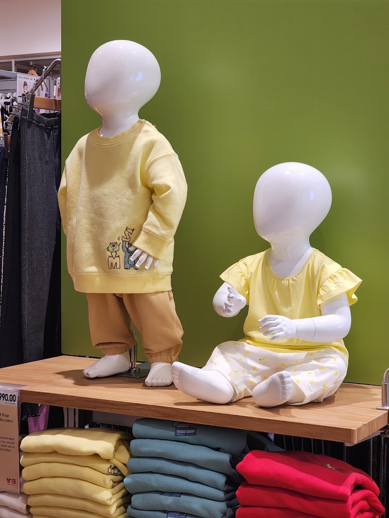 UNIQLO Nexus Elante Mall, Chandigarh - UNIQLO Nexus Elante Mall, Chandigarh, GF No 19,20,21,21A,21B,51,51A and FF No 149,150,150A, Elante Mall, Plot No 178-178A, Industrial Area Phase I, Chandigarh, 160002, India