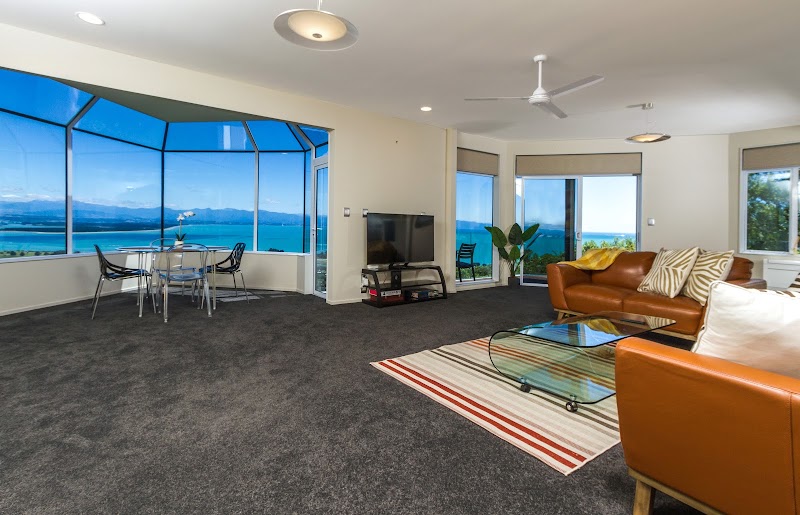 Tasman Bay Villa - Nelson Holiday Home - Tasman Bay Villa - Nelson Holiday Home 346 Princes Drive, Britannia Heights, Nelson 7010, New Zealand