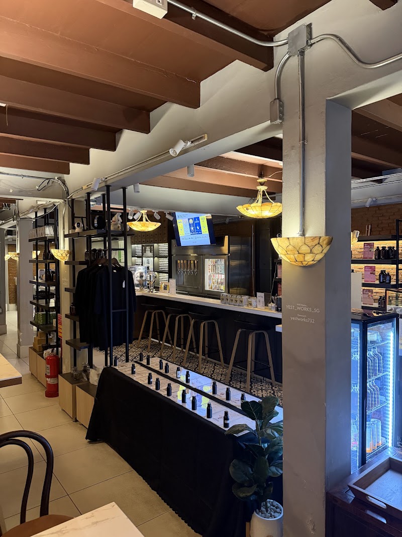 Y'EST WORKS Coffee Bar - Y'EST WORKS Coffee Bar, 732 Sukhumvit Rd, Khwaeng Khlong Tan, Khet Khlong Toei, Krung Thep Maha Nakhon 10110, Thailand
