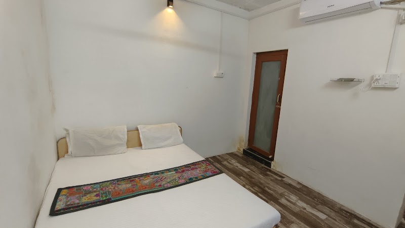 Hotel Fort View - Budget hotel in Jaisalmer - Hotel Fort View - Budget hotel in Jaisalmer, Central Market, Gopa chowk, near Fort Road, Dhibba Para, Sadar Bazar, Jaisalmer, Rajasthan 345001, India
