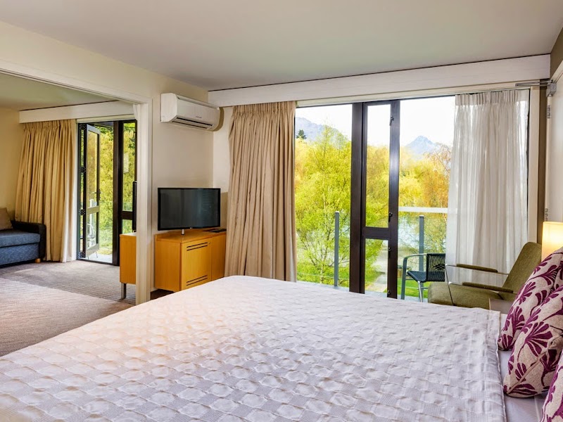 Novotel Queenstown Lakeside - Novotel Queenstown Lakeside Cnr Earl St, Marine Parade, And, Queenstown 9300, New Zealand