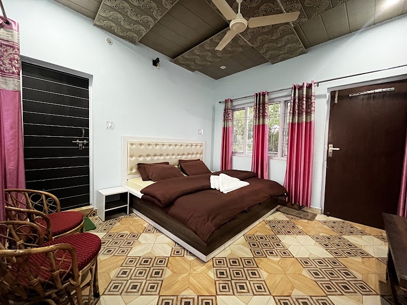 Pahadi Ghar (Himalayan HomeStay kanatal) - Pahadi Ghar (Himalayan HomeStay kanatal) Chamba - Mussoorie Rd, chokhal, Kanatal, Chamba, Churer Dhar, Uttarakhand 249145, India