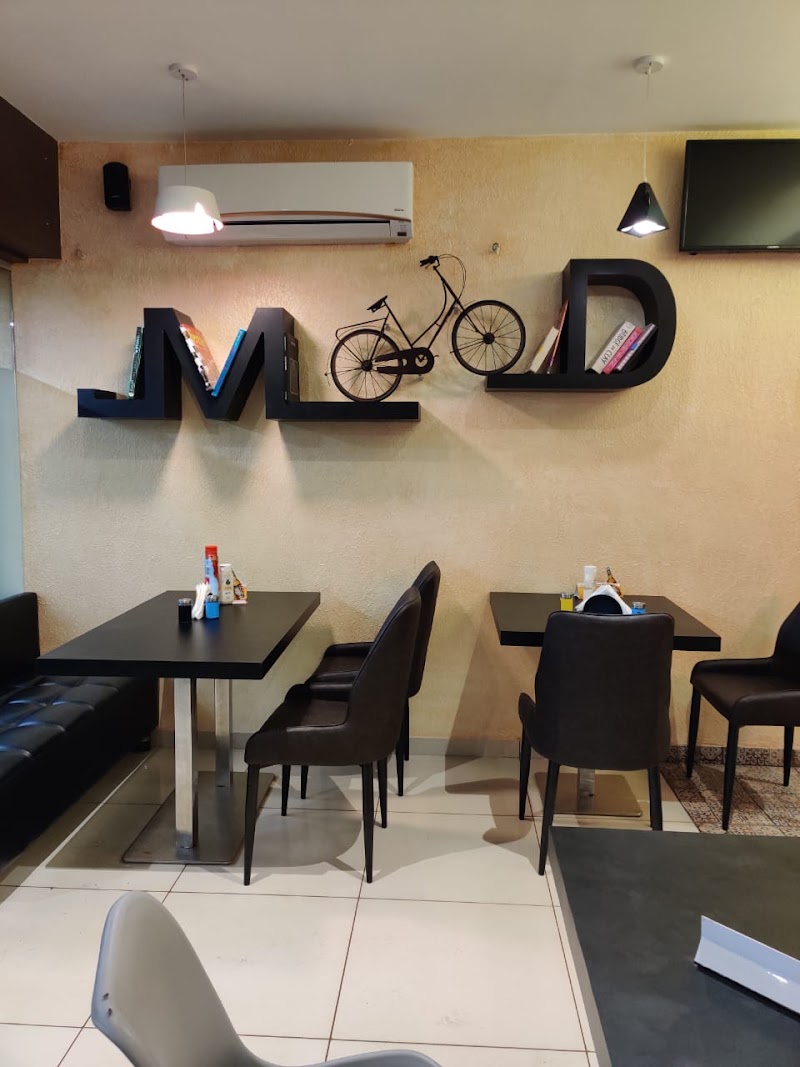 Brewbakes café - Brewbakes café, Near SBI bank, Amravati Rd, opposite agrasen hostel, Ravi Nagar, Nagpur, Maharashtra 440033, India