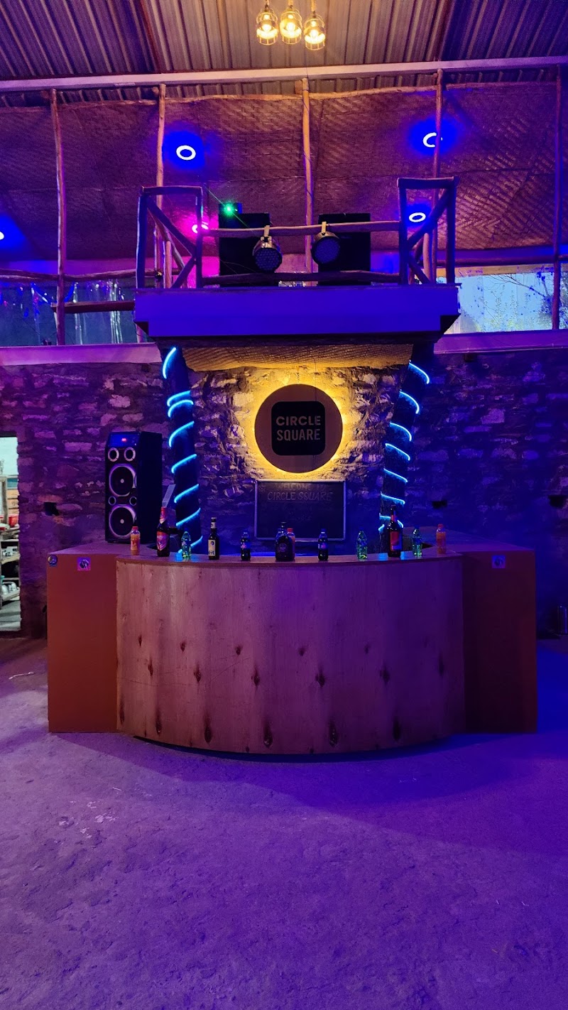 Circle Square Cafe - Circle Square Cafe Soma Rupa, beside Lazy Monk, Katagla Village, Kasol, Himachal Pradesh 175105, India