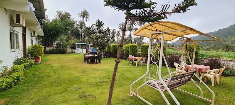 Divine Villa - Divine Villa dhunndai road, opp. akashwani kendra, near neelkanth tample, Dhundayi, Mount Abu, Rajasthan 307501, India