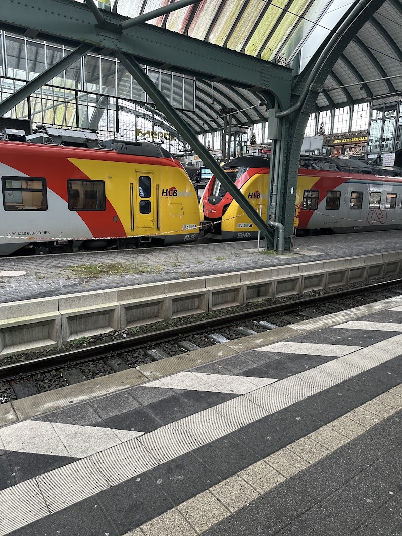 Darmstadt (Hbf) - Darmstadt (Hbf), Zweifalltorweg West-/Hinterseite des Hbf, 64293 Darmstadt, Germany
