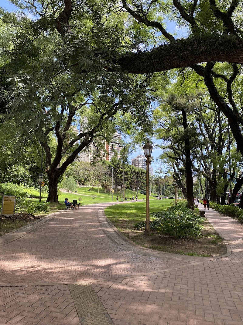 Plaza Barrancas de Belgrano - Plaza Barrancas de Belgrano, C. La Pampa 1629, C1428EAA Cdad. Autónoma de Buenos Aires, Argentina