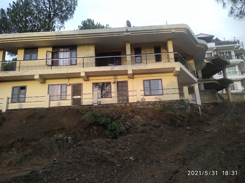 pine villa - pine villa Lawrence school Road Sukhi Johri Chowk, Dharampur, Himachal Pradesh 173209, India