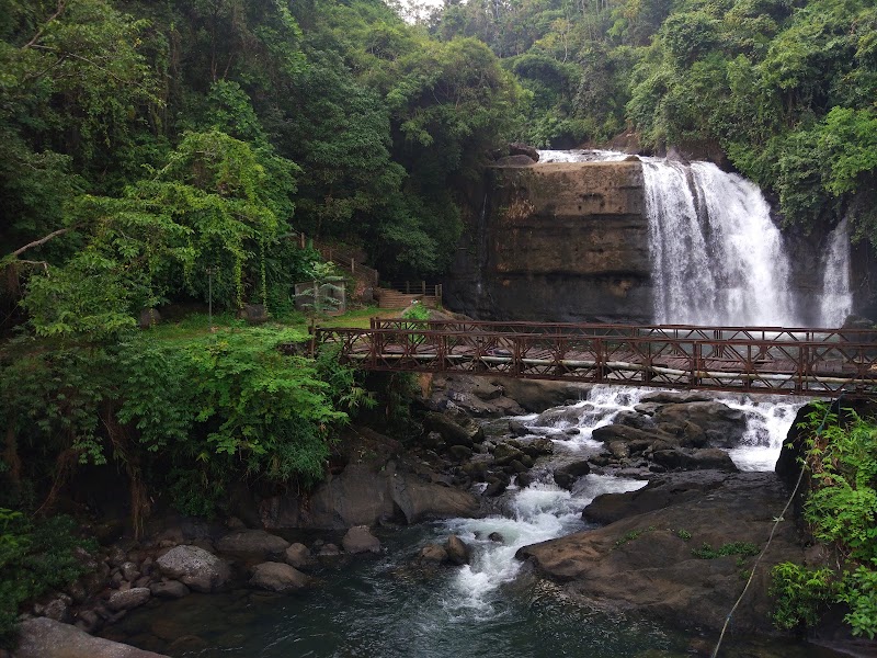 Borhill Falls - Borhill Falls 5XM5+33M, Riwai-Dawki Rd, Mawlynnong, Lyngkhat, Meghalaya 793110, India