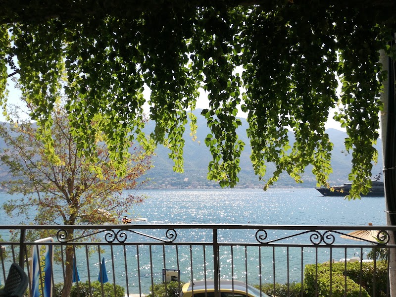 Apartments Miramar - Apartments Miramar, Dobrota Ulica BB, FQ58+F5J, Kriva, Kotor 85330, Montenegro