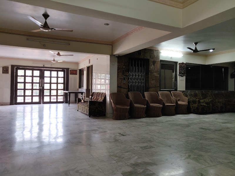 Rajeshwari Resort Udaipur - Rajeshwari Resort Udaipur Near Geetanjali Hospital, Jamar Kotda, HP4J+R7Q, Road, National Highway 8, Sector 5, Karni Nagar, Adarsh Nagar, Udaipur, Rajasthan 313001, India