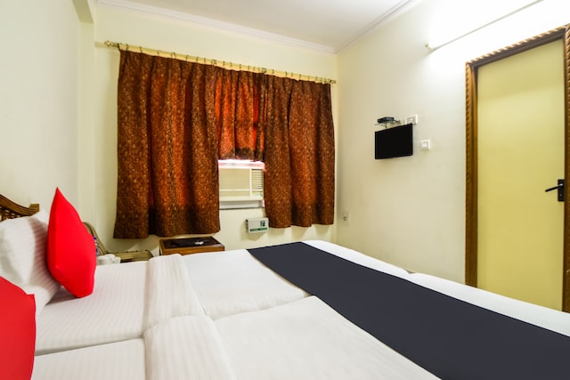 Hotel Yks - Hotel Yks CAD Cir, near CAD Command Area Development, opposite Dusshera Ground, Pratap Nagar, Dadabari, Kota, Rajasthan 324009, India