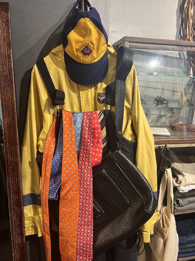 Furugiya Memento Shimokitazawa - Furugiya Memento Shimokitazawa Japan, 〒155-0032 Tokyo, Setagaya City, Daizawa, 5-chōme−36−１２ 共同ビル A号 1F