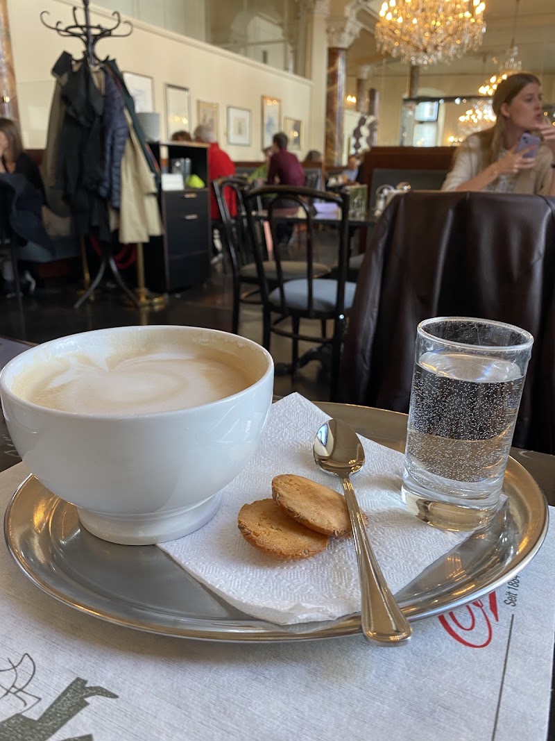 Café Central - Café Central Gilmstraße 5, 6020 Innsbruck, Austria