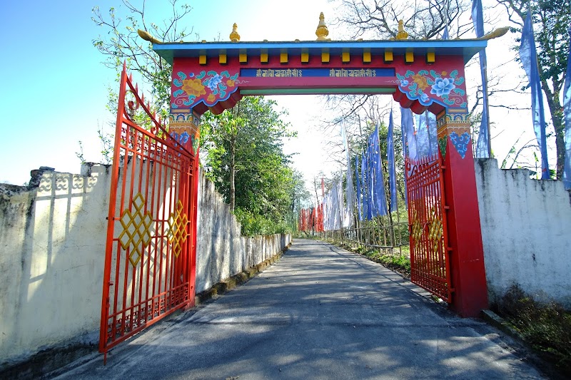 Tsuglakhang Monastery & Temple - Tsuglakhang Monastery & Temple 8JG7+CVX, Secretariat Rd, Vishal Gaon, Gangtok, Sikkim 737103, India