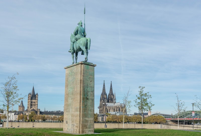 Rheinboulevard - Rheinboulevard Kennedy-Ufer, 50679 Köln, Germany