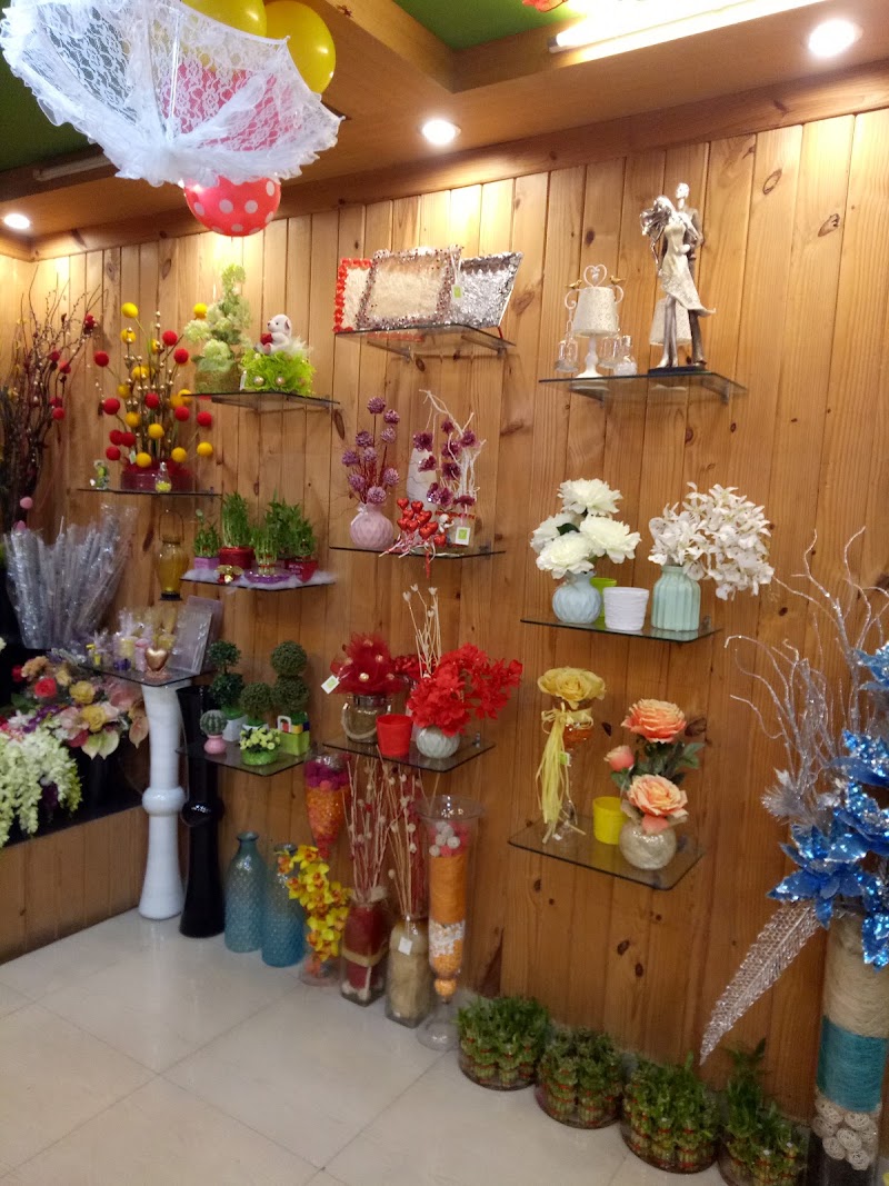 Ferns N Petals : Flowers & Cake delivery in Sambalpur - Ferns N Petals : Flowers & Cake delivery in Sambalpur, 1st Floor, Budharaja Rd, opp. Hotel Grand Siba, Budharaja, Sambalpur, Odisha 768004, India