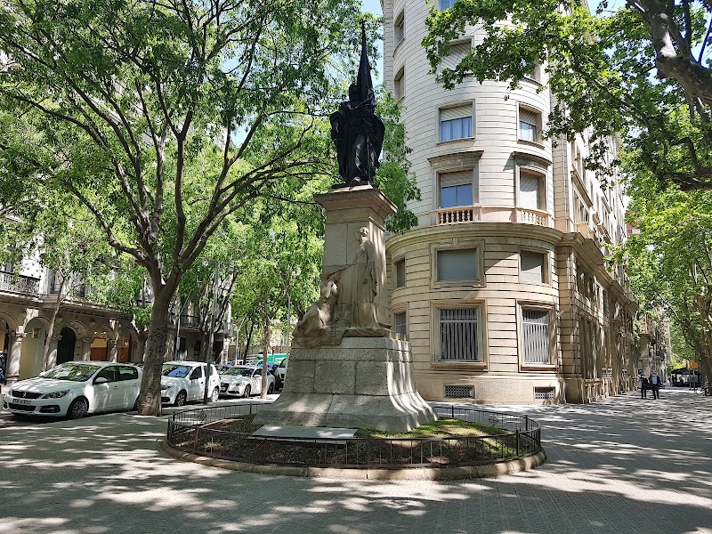 Monument a Rafael Casanova