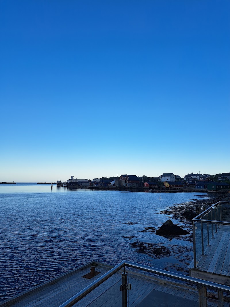 The Harbour House, dorm and twin, selfservice hostel, Ballstad - The Harbour House, dorm and twin, selfservice hostel, Ballstad Ballstadlandet 158, 8373 Ballstad, Norway