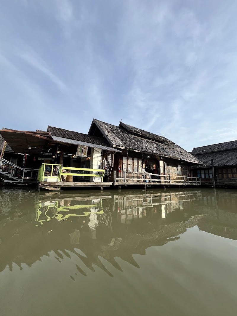 Lisa Coconut - Lisa Coconut LT06 Pattaya Floating Market Muang Pattaya, Amphoe Bang Lamung, Chang Wat Chon Buri 20150, Thailand