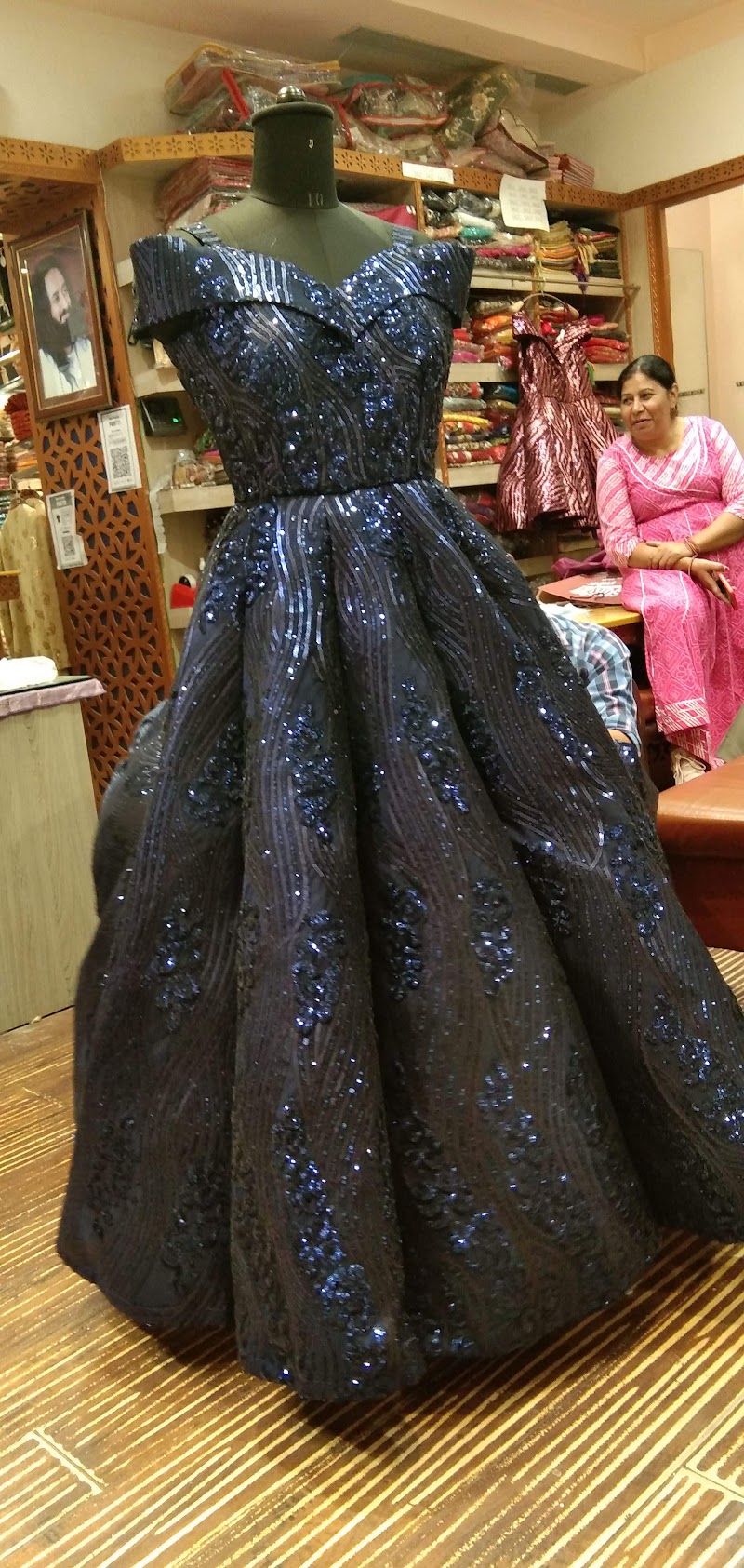Surya Ethnic - Designer Wedding Studio - Surya Ethnic - Designer Wedding Studio Shop No. 32 & 33, First Floor, MGF Metropolis Mall, Mehrauli-Gurgaon Rd, Sector 28, Maruti Housing Colony, Gurugram, Haryana 122009, India