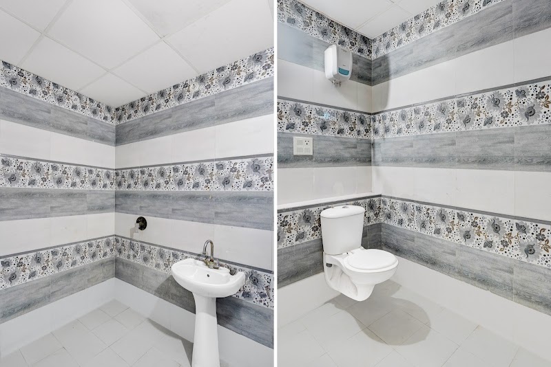 Hotel O by OYO N Nature Green - Hotel O by OYO N Nature Green Plot No-SL, O7, Friends Enclave, Rajput Colony, Natthu Colony, Baraula, Sector 49, Noida, Uttar Pradesh 201307, India