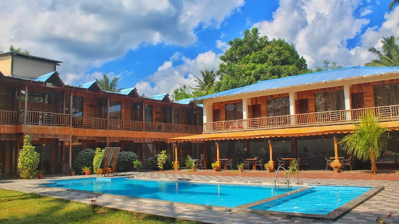 Holiday N Holiday Beach Resort