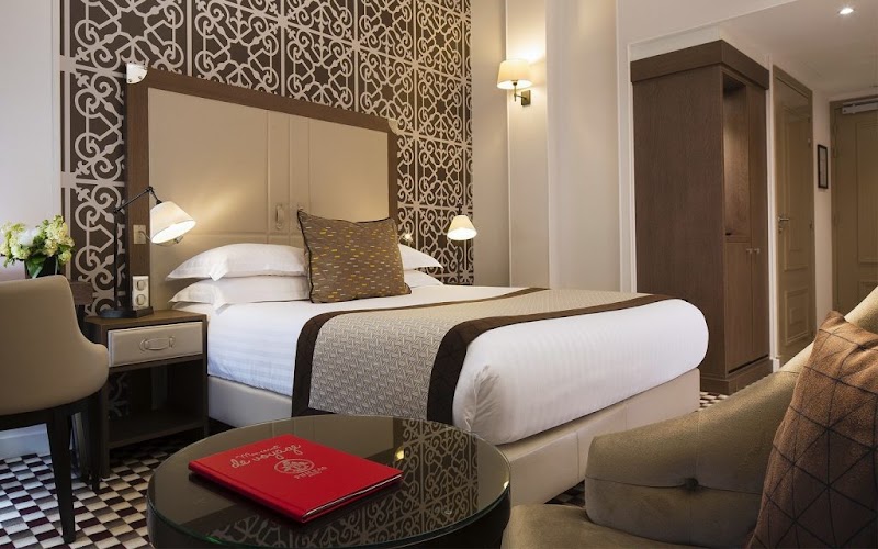 Hotel Porte Maillot - Hotel Porte Maillot 9 Rue de l'Arc de Triomphe, 75017 Paris, France