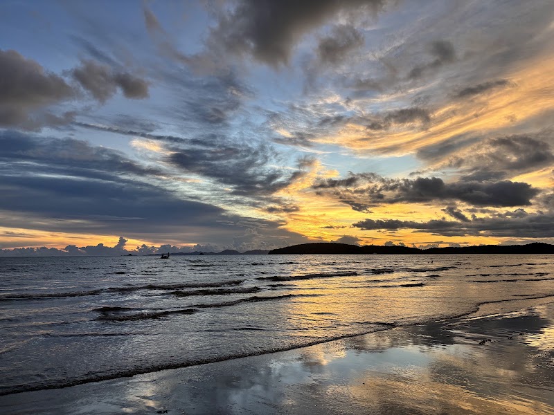 Ao Nang beach - Ao Nang beach 2RJC+GM7, Ao Nang, Mueang Krabi District, Krabi 81180, Thailand