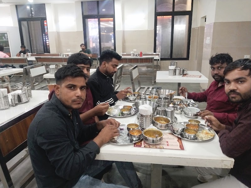 Shiva dhaba - Shiva dhaba QFC2+P3G, Eastern Peripheral Expy, km 39, LHS, Milak/Milk Chakarpur, Uttar Pradesh 201206, India