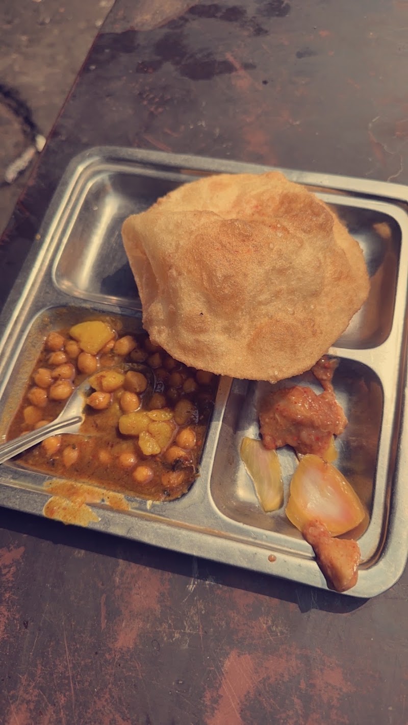 Amritsari Special Puri Channa - Amritsari Special Puri Channa Golden Temple Out Rd, Chowk Regent Cinema, Katra Sher Singh, Katra Ahluwalia, Amritsar, Punjab 143001, India