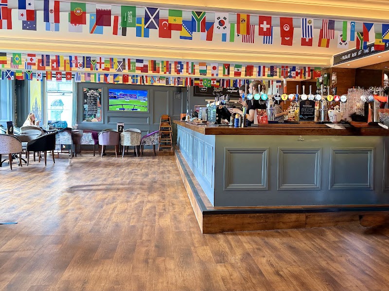 The Pear Tree - The Pear Tree 38 W Nicolson St, Edinburgh EH8 9DD, UK