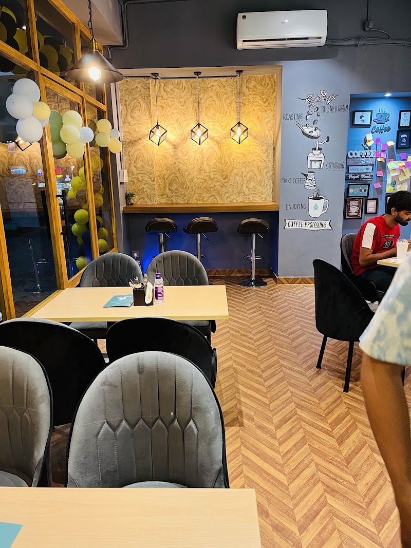 Brew on the rocks - Brew on the rocks, 6MX7+P56, Geetanjali Colony, Shankar Nagar, Raipur, Chhattisgarh 492004, India