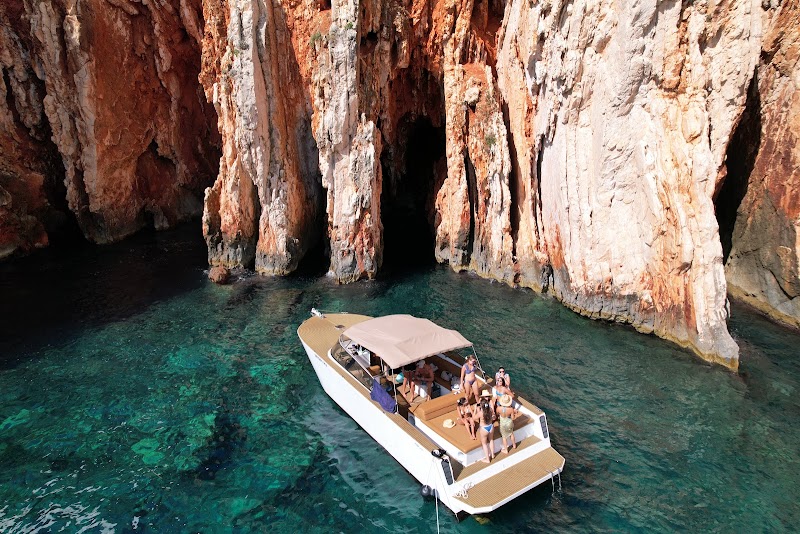 Mario rent - Mario rent Trg svetog Stjepana 38, 21450, Hvar, Croatia
