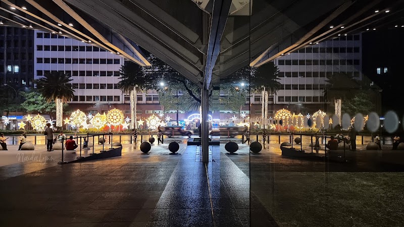 Ayala Triangle Gardens - Ayala Triangle Gardens, Paseo De Roxas St Cor Makati Ave, Cor Ayala Ave, Makati City, 1209 Metro Manila, Philippines