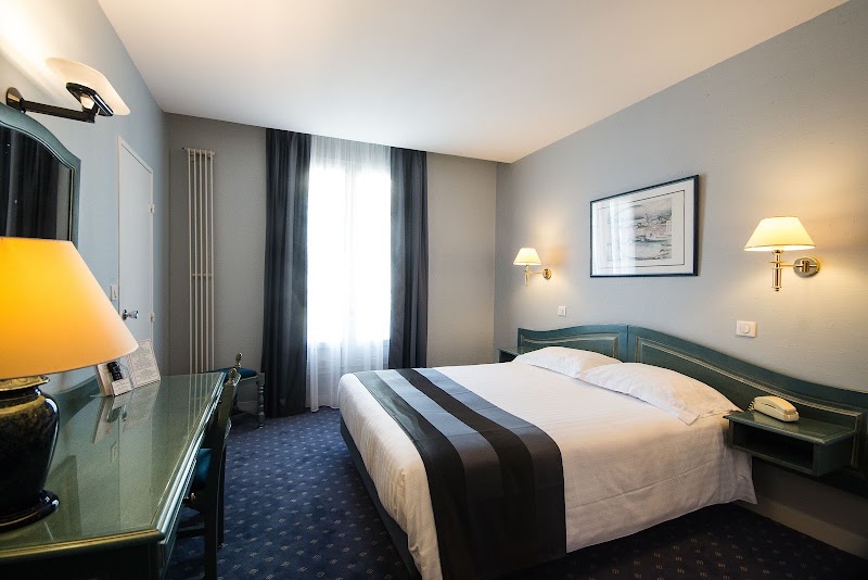 Hotel - Hotel 10 Rue Pierre Semard, 75009 Paris, France