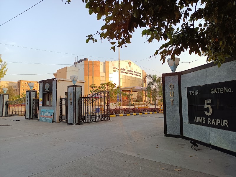 AIIMS Raipur Gate Number 5 - AIIMS Raipur Gate Number 5, 7H5H+P2J, Great Eastern Rd, AIIMS Campus, Tatibandh, Raipur, Chhattisgarh 492099, India