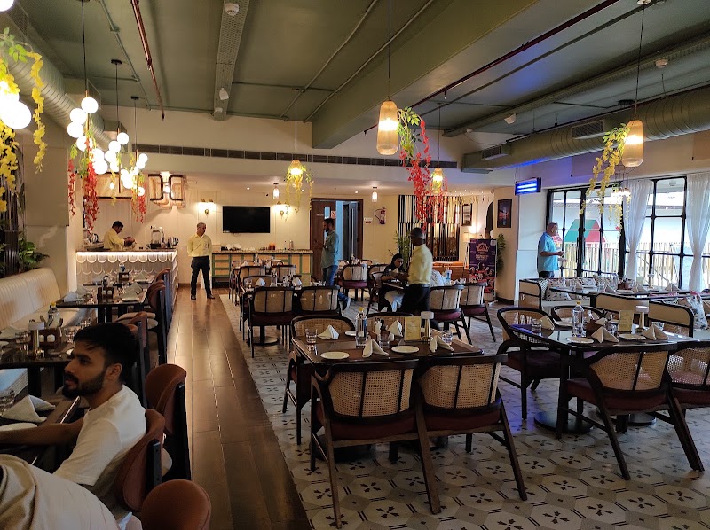 The Yellow Chilli Prayagraj - The Yellow Chilli Prayagraj 5th Floor, Wp Arena Mall, Lal Bahadur Shastri Marg, Civil Lines, Prayagraj, Uttar Pradesh 211001, India