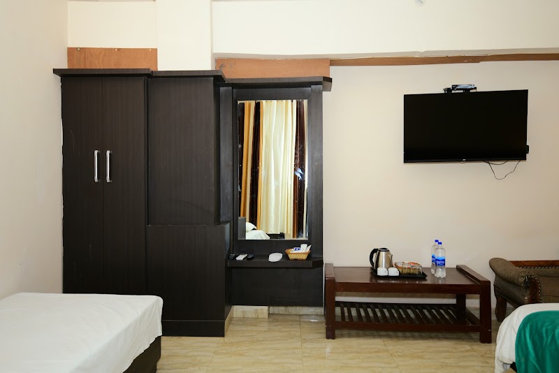 AP Palace Hotel, Ayodhya - AP Palace Hotel, Ayodhya, Fatehganj Devkali Rd, near Indian Bank, Badi, Adarsh Puram, Faizabad, Uttar Pradesh 224001, India