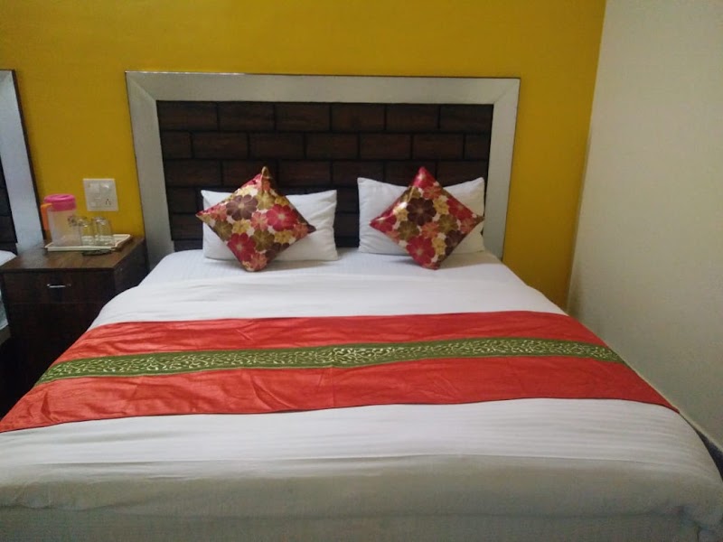 Nakshatra Resort - Luxury Camping in Rishikesh - Nakshatra Resort - Luxury Camping in Rishikesh, Village: Ratta Pani, Neelkanth Temple Rd, Rishikesh, Paliyal Gaon, Uttarakhand 249304, India